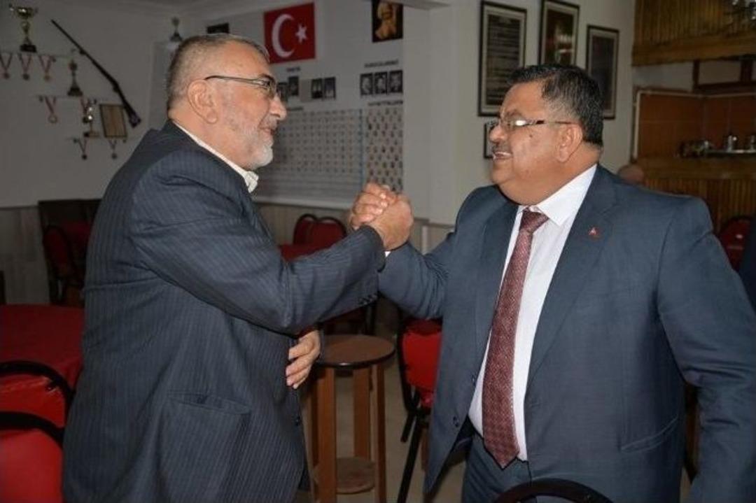 Başkan Yağcı, Cuma Namazı Sonrası Esnafı Gezerek 1 Kasım Se&ccedil;imleri İ&ccedil;in Destek İstedi