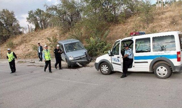 Niğde’de Polis Ekipleri Kaza Yaptı: 2 Yaralı