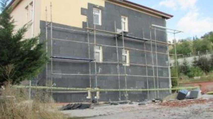 İskeleden D&uuml;şen İnşaat İş&ccedil;isi Ağır Yaralandı