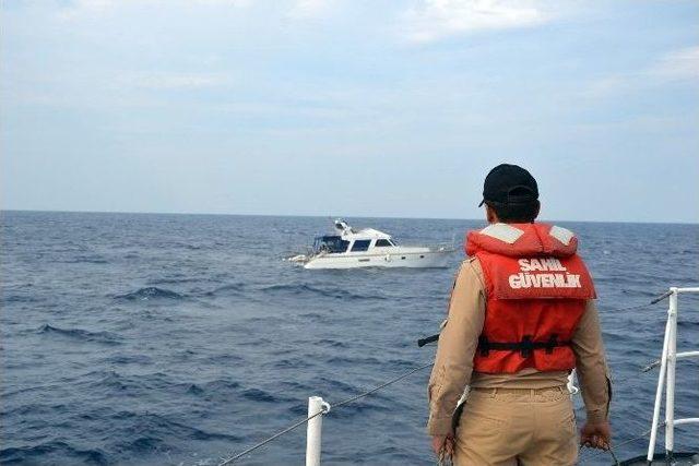 Sahil Güvenlik Göçmen Teknelerinin Peşinde