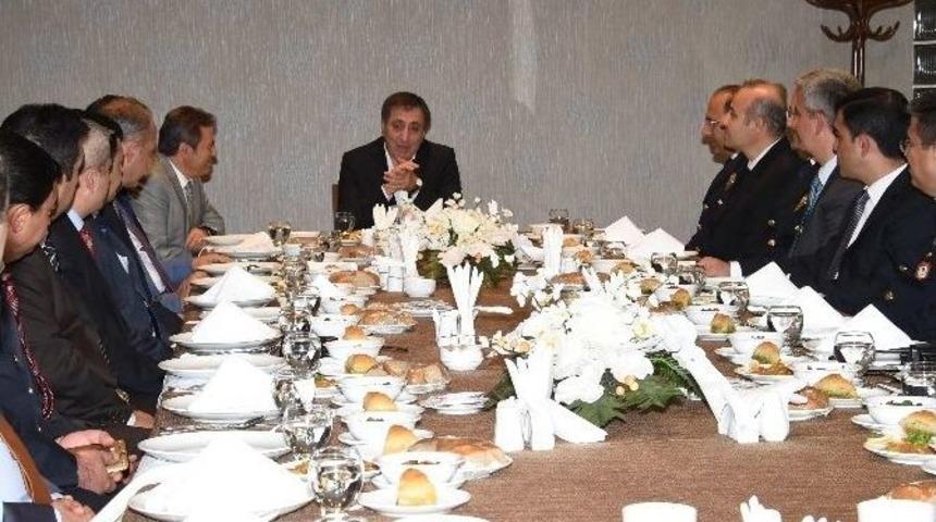 Şanlıurfa Valisi İzzettin Küçük