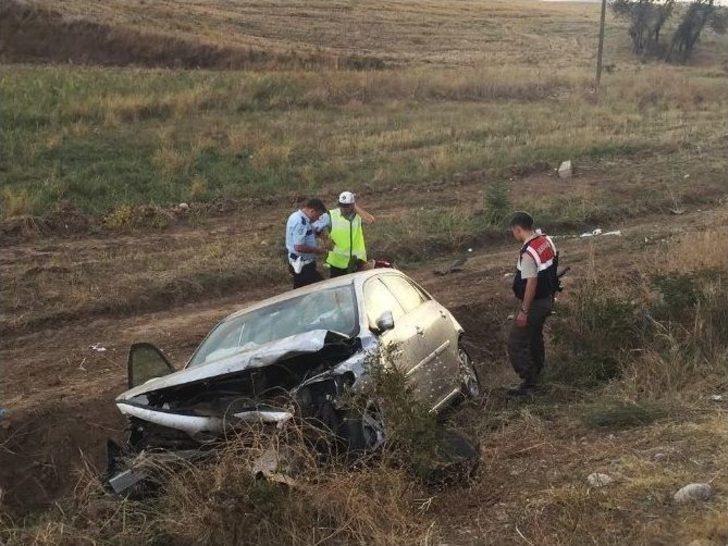 Çorum’da Otomobil Şarampole Devrildi: 1 Ölü, 2 Ağır Yaralı G5