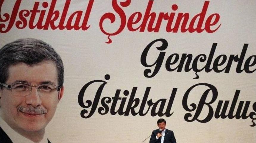 Başbakan Davutoğlu Ge&ccedil;lerle Buluştu