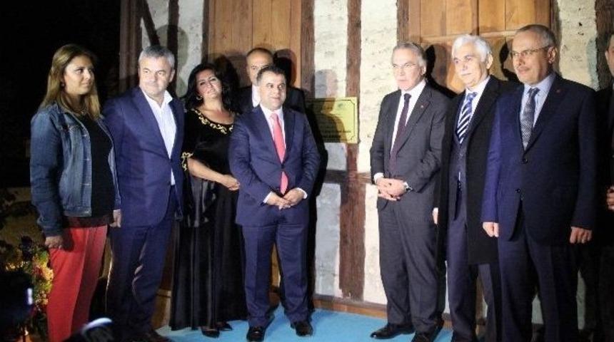 En İyi Restore Edilen Ve Korunan Eve Plaket