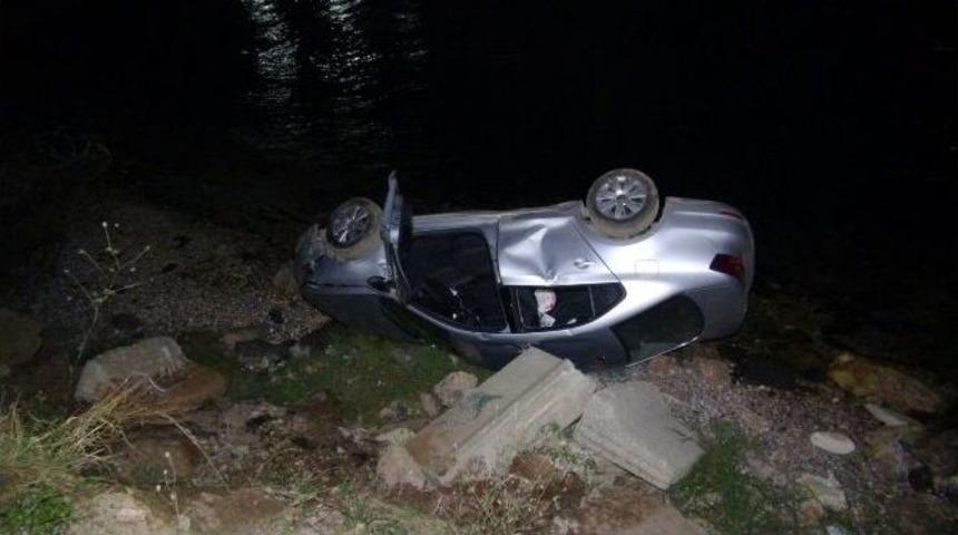 Kadın Sürücü Aracıyla Virajdan Denize Uçtu!