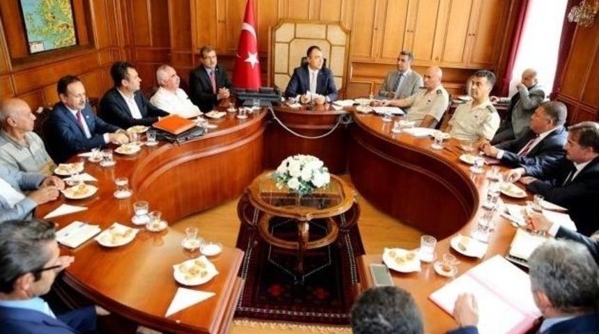 İzmir&rsquo;de Siyasi Partiler &ldquo;centilmenlik&rdquo; Dedi