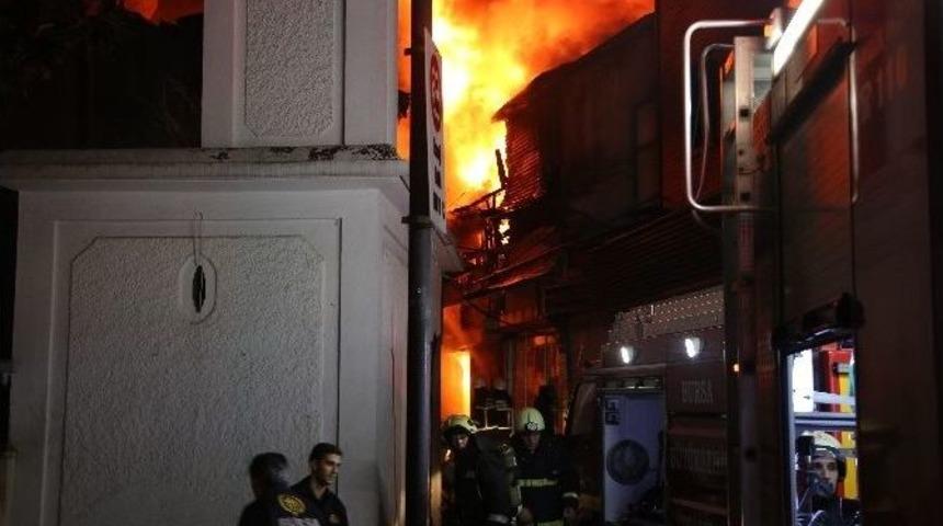 Bursa Kapalı&ccedil;arşı&rsquo;da B&uuml;y&uuml;k Yangın
