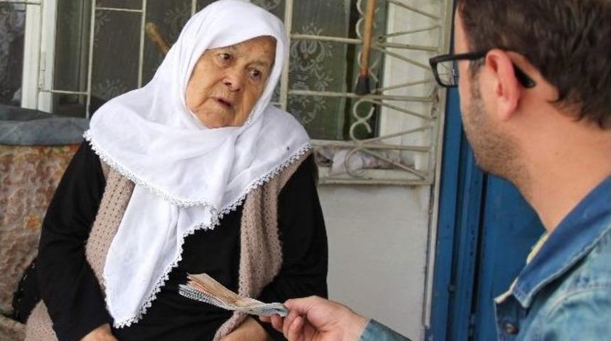 Bursalı İşadamı, Doktor Paraları &Ccedil;alınan Yaşlı &Ccedil;iftin Y&uuml;z&uuml;n&uuml; G&uuml;ld&uuml;rd&uuml;