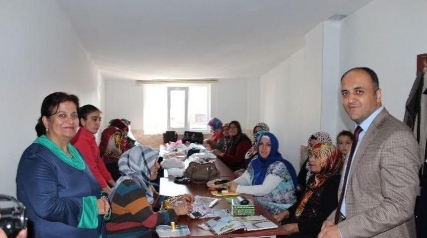 Başkan &Ouml;zaltun Komek&rsquo;in Kursiyerleriyle Buluştu