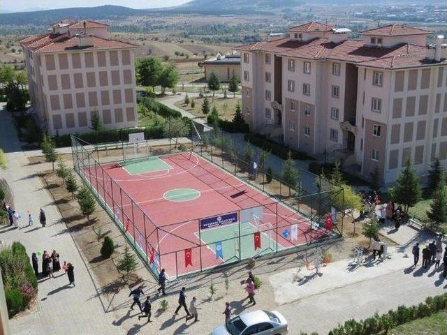 Beyşehir’de Çok Amaçlı Spor Sahası Açıldı