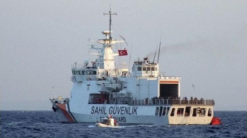 Sahil G&uuml;venlik 320 G&ouml;&ccedil;meni Kurtardı