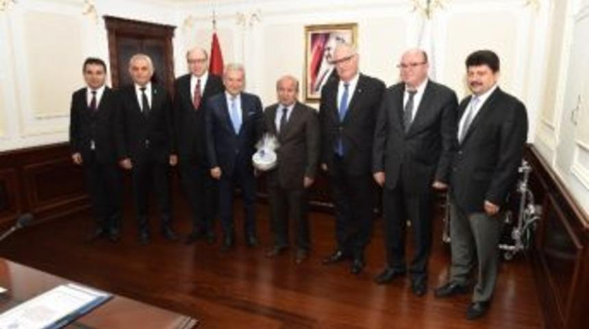 İto &Uuml;yelerinden Bakan Kutbettin Arzu&rsquo;ya Kırmızı Et Raporu