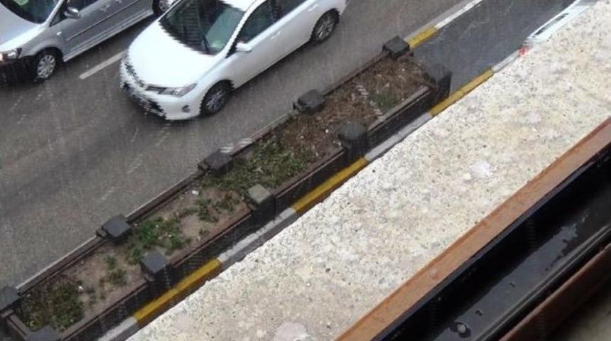 Van&rsquo;da Dolu Yağışı