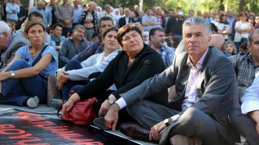 Hdp Se&ccedil;im Minib&uuml;slerini Siyah Bezle Kapattı