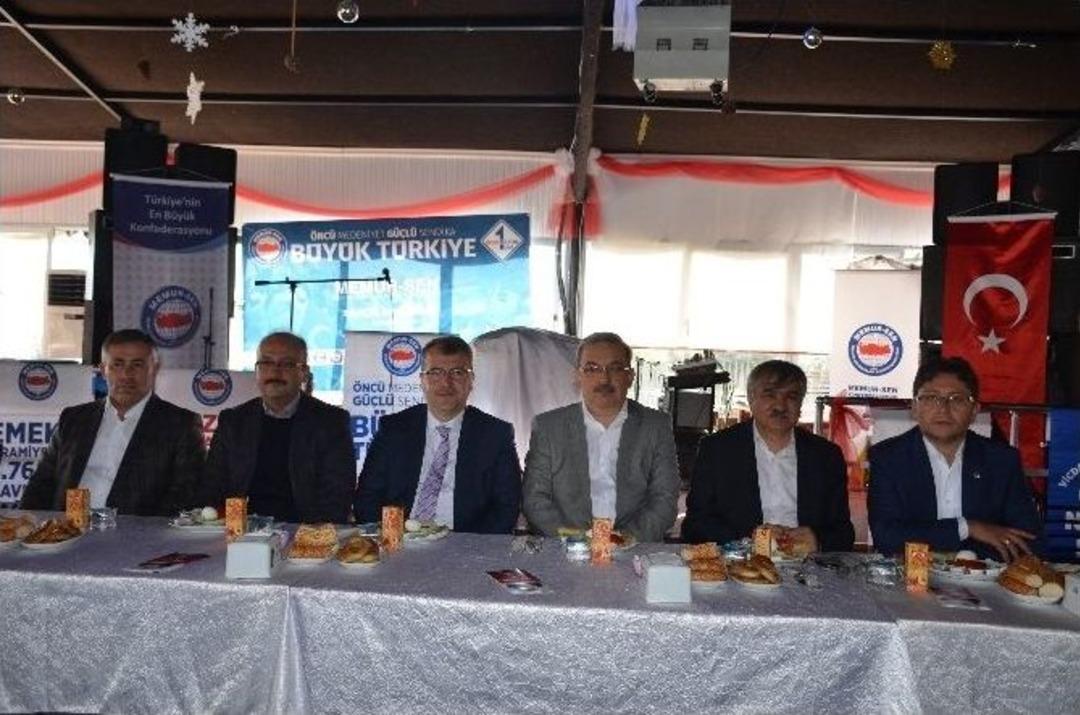 Memur-sen&rsquo;in "&ouml;nc&uuml; Medeniyet G&uuml;&ccedil;l&uuml; Sendika" Programı