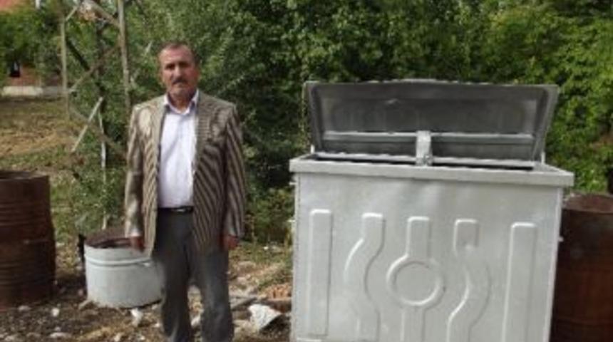 Ak&ccedil;adağ&rsquo;da &Ccedil;&ouml;p Konteynerleri Dağıtımına Devam Ediliyor