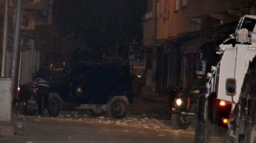 Siirt&rsquo;te İzinsiz G&ouml;sterilere Polis M&uuml;dahalesi