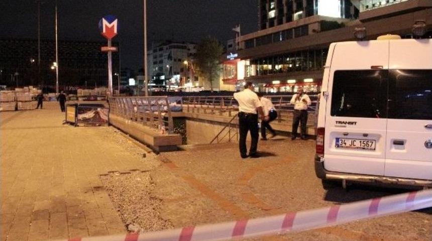 Taksim Metrosunda Ş&uuml;pheli Paket Paniği