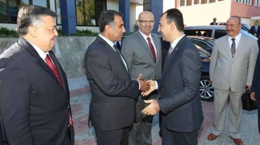 Vali Toprak&rsquo;tan Se&ccedil;im &Ouml;ncesi Toplantı