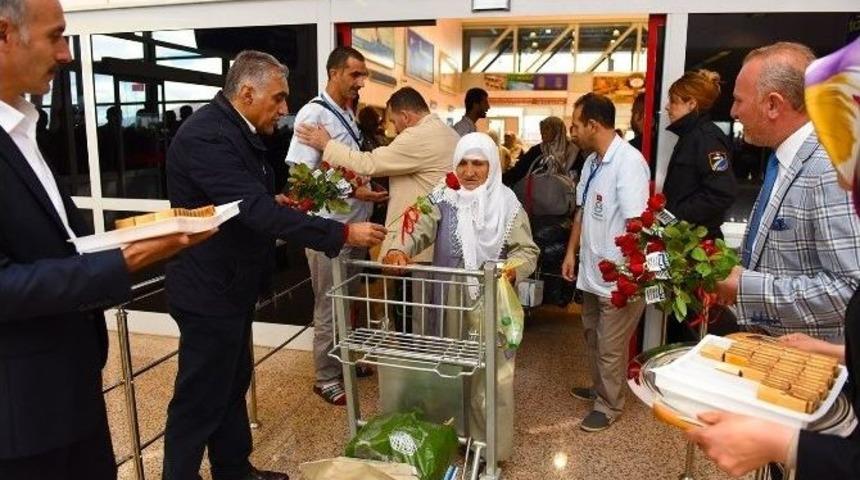 B&uuml;y&uuml;kşehir, Hacıları G&uuml;llerle Karşıladı