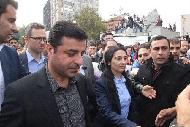 Hdp Eş Genel Başkanı Demirtaş Gözyaşlarına Boğuldu