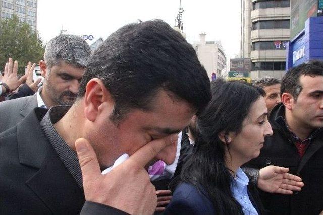 Hdp Eş Genel Başkanı Demirtaş Gözyaşlarına Boğuldu