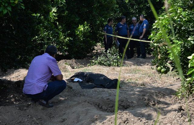 Adana'da toprağa gömülü ceset bulundu (2)