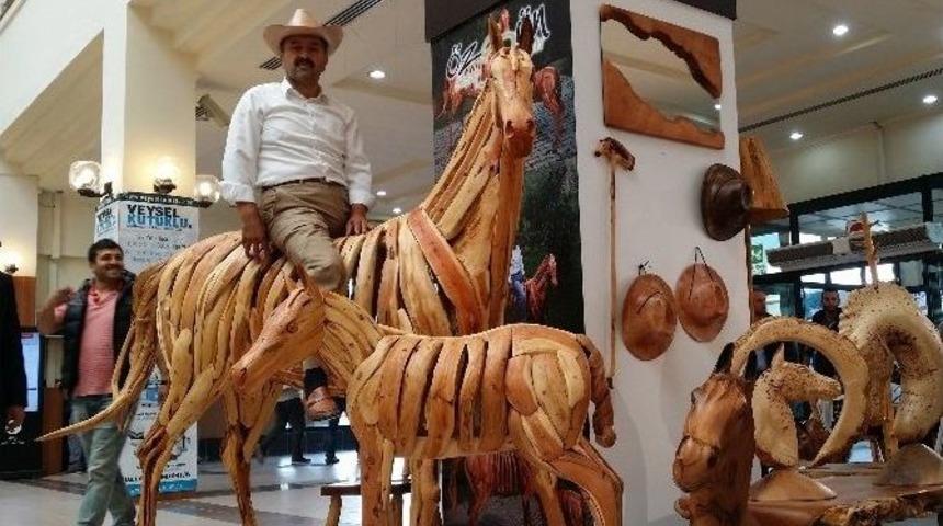 Ağacın Picasso&rsquo;su T&uuml;yap Fuarının İlgi Odağı Oldu