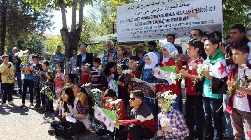 Suriyelilerden Rusya&rsquo;ya Protesto