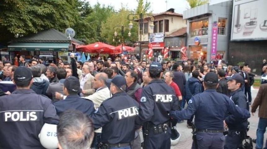 K&uuml;tahya&rsquo;da Karşıt G&ouml;r&uuml;şl&uuml; Gruplar Arasında Kavga