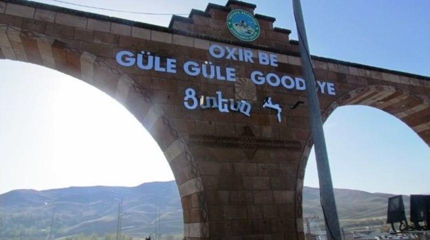 Ermenice Yazılı Tabelaya Saldırı