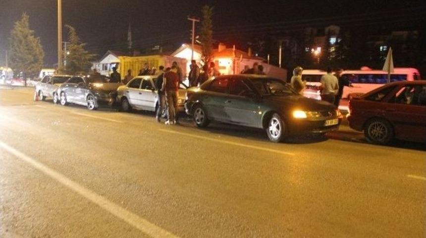 Tavşanlı&rsquo;da 9 Aracın Karıştığı Zincirleme Trafik Kazası