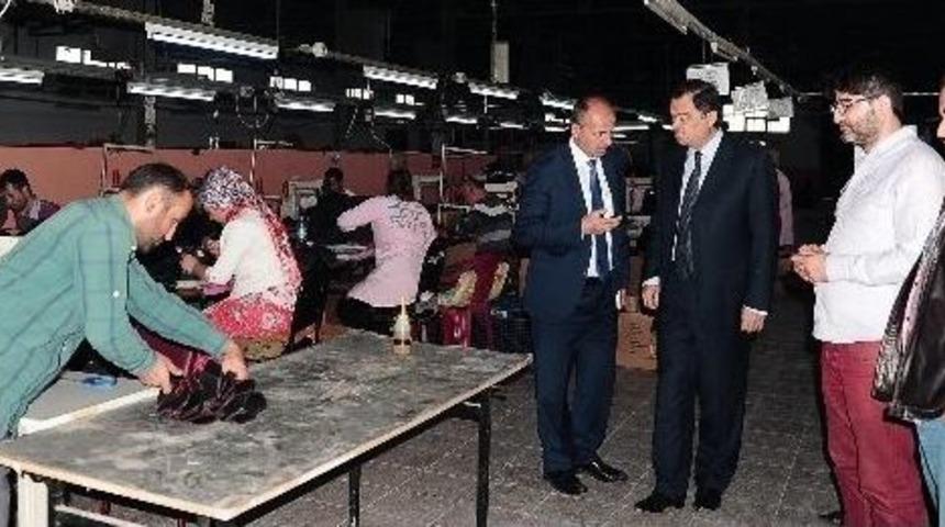 Sarıkaya&rsquo;da Kapanan Ayakkabı Fabrikası Yeniden &Uuml;retime Başladı