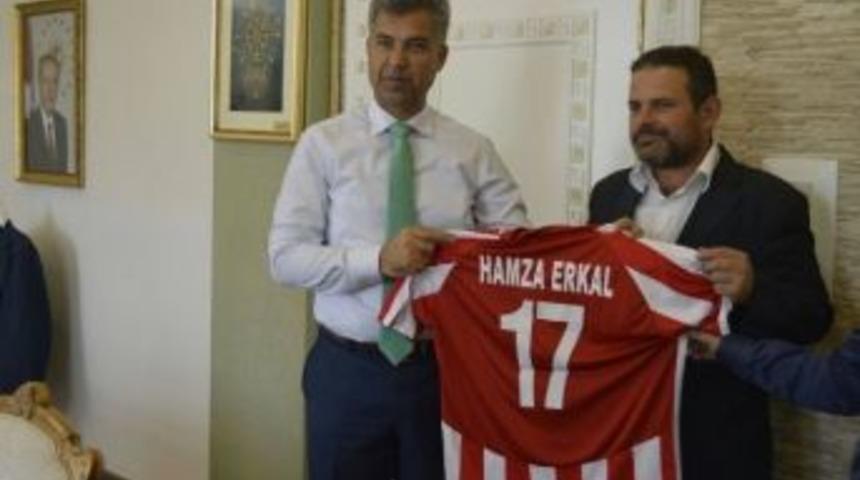 Taraftarlardan B&uuml;rokratlara Ziyaret