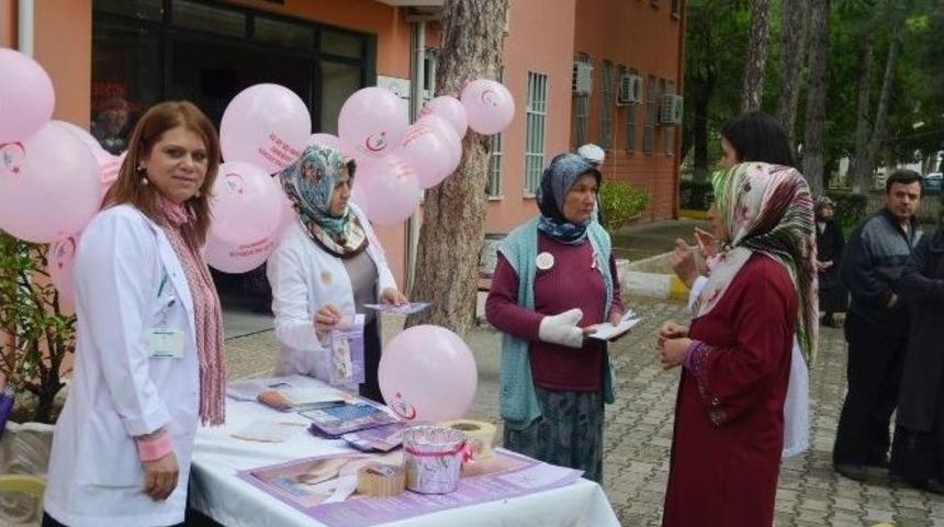 Kula&rsquo;da Emzirme Haftası Nedeniyle Stant A&ccedil;ıldı