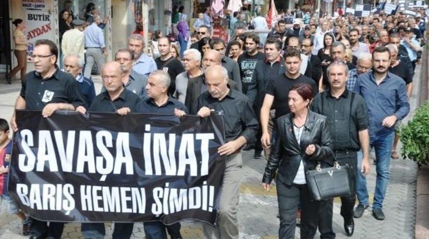 &Ouml;demiş&rsquo;te Onlarca Kişi Ter&ouml;re Lanet Yağdırdı