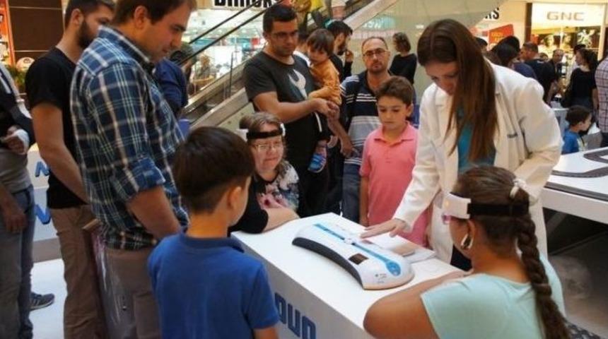 Espark Ziyaret&ccedil;ileri Beyin G&uuml;c&uuml;n&uuml; Kontrol Etmeyi Deneyerek G&ouml;rd&uuml;ler