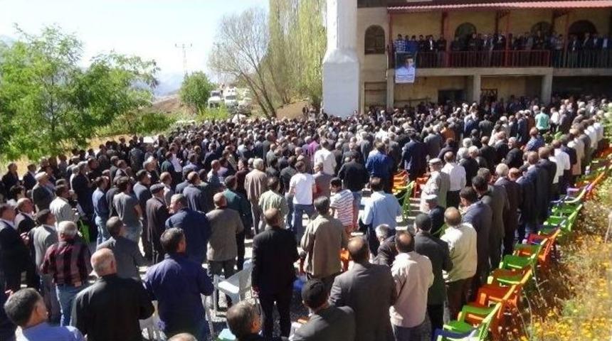 Ankara&rsquo;daki Patlamada Hayatını Kaybeden Muhammed Demir Hakkari&rsquo;de Toprağa Verildi