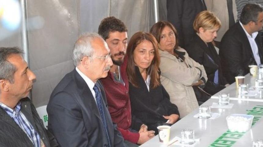 Kemal Kılı&ccedil;daroğlu Acılı Aileleri Ziyaret Etti