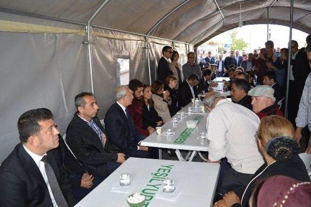 Kemal Kılı&ccedil;daroğlu Acılı Aileleri Ziyaret Etti 3