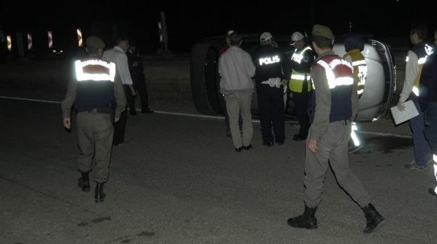 Otomobil Yan Yattı: 1 Yaralı