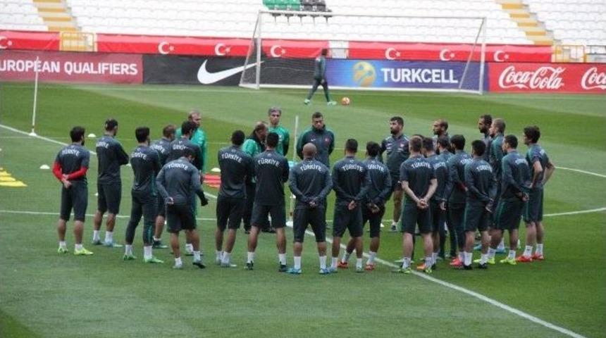 A Milli Takım, İzlanda Ma&ccedil;ı Hazırlıklarını Tamamladı