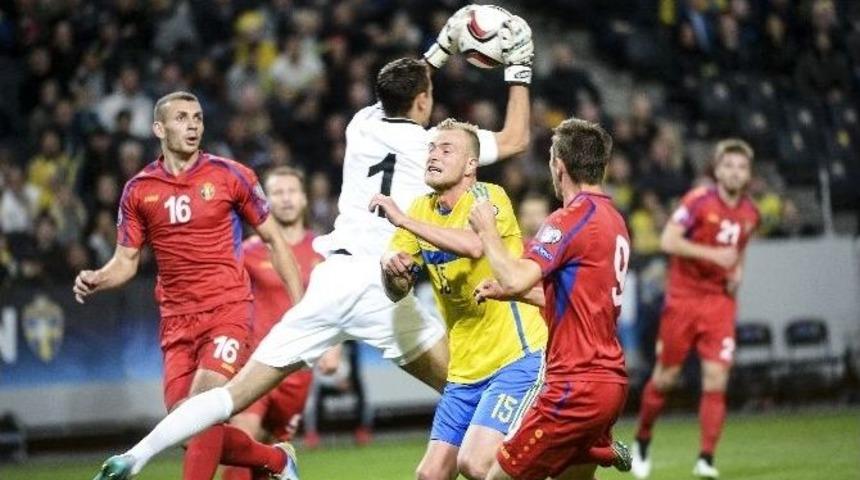 İsve&ccedil; Play-off&rsquo;a Erkan&rsquo;la Y&uuml;r&uuml;d&uuml;