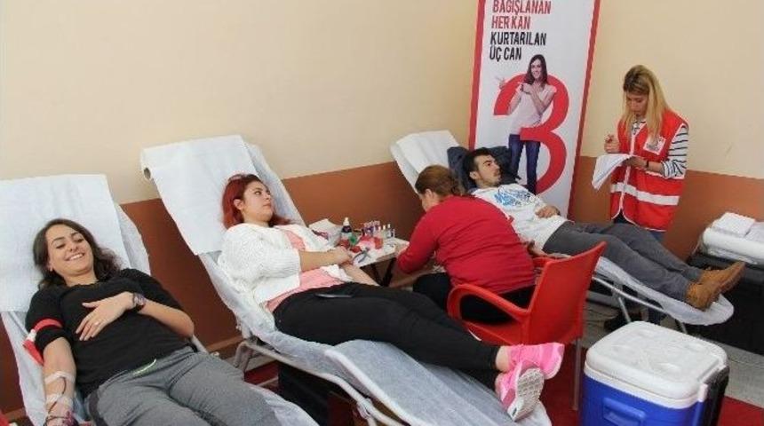 &ldquo;&uuml;niversiteler Kan Bağışlıyor&rdquo; Kampanyası