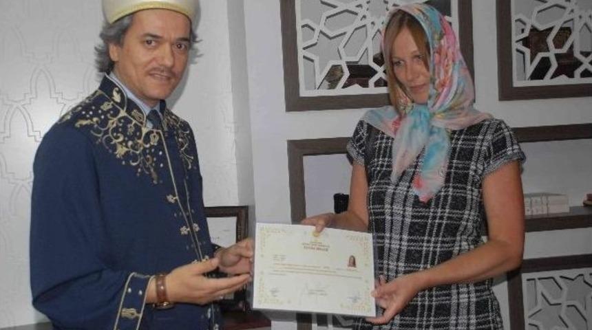 Tatile Geldiği Fethiye&rsquo;de M&uuml;sl&uuml;man Oldu