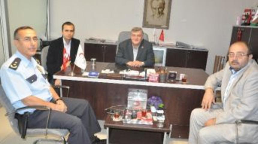 Soma İl&ccedil;e Emniyet M&uuml;d&uuml;r&uuml;nden Kızılay Ziyareti