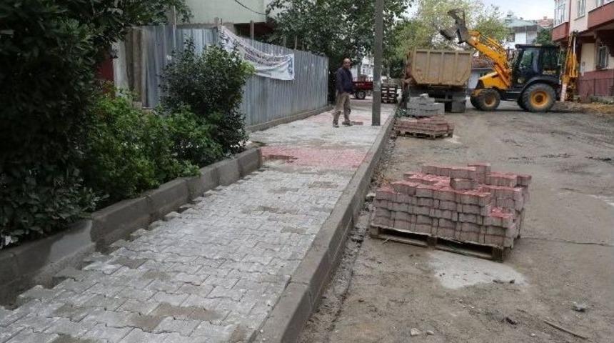 Karadolap Mahallesi&rsquo;nde Kaldırım &Ccedil;alışmaları S&uuml;r&uuml;yor