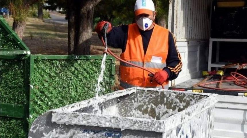 Aliağa&rsquo;da &Ccedil;&ouml;p Konteynerleri Dezenfekte Ediliyor