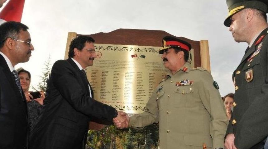 Pakistanlı Genç Fidanlar Anıtı Törenle Açıldı