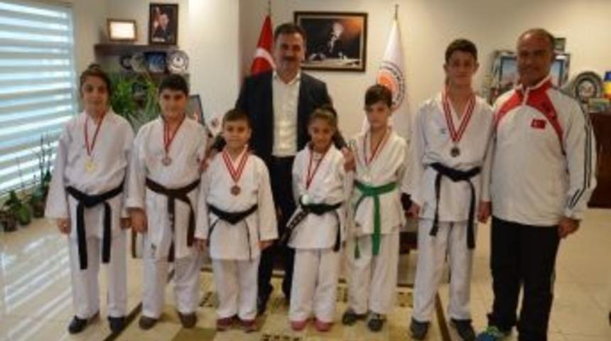 Dojo Karate Kul&uuml;b&uuml; Bursa&rsquo;yı Salladı